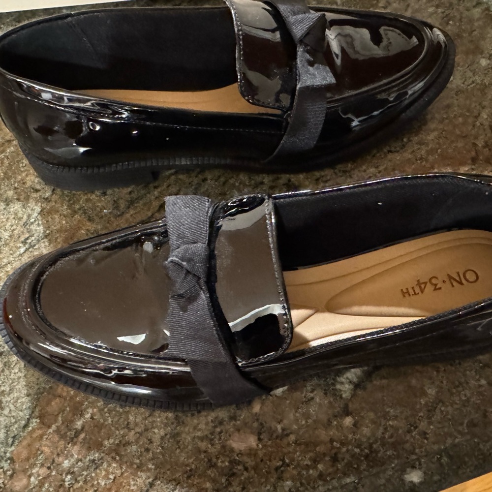 ON 34TH Black Patent Loafers with Bow - Picture 2 of 6